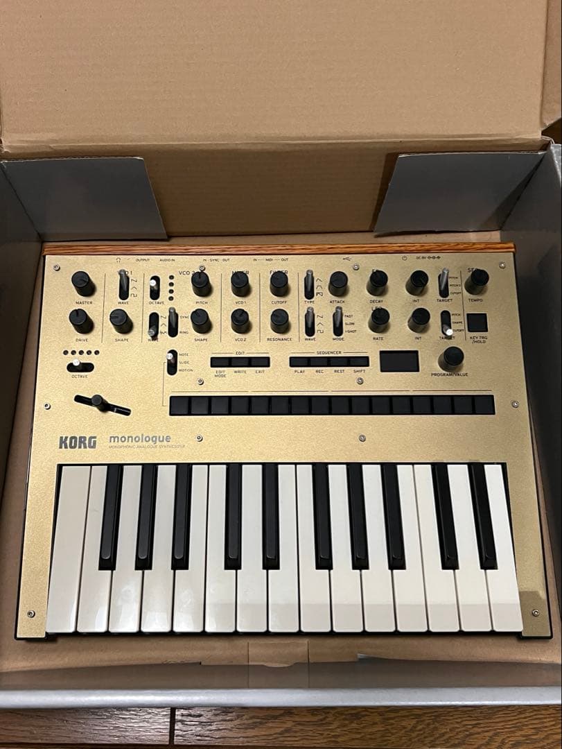 KORG monologue アナログシンセサイザー ゴールド