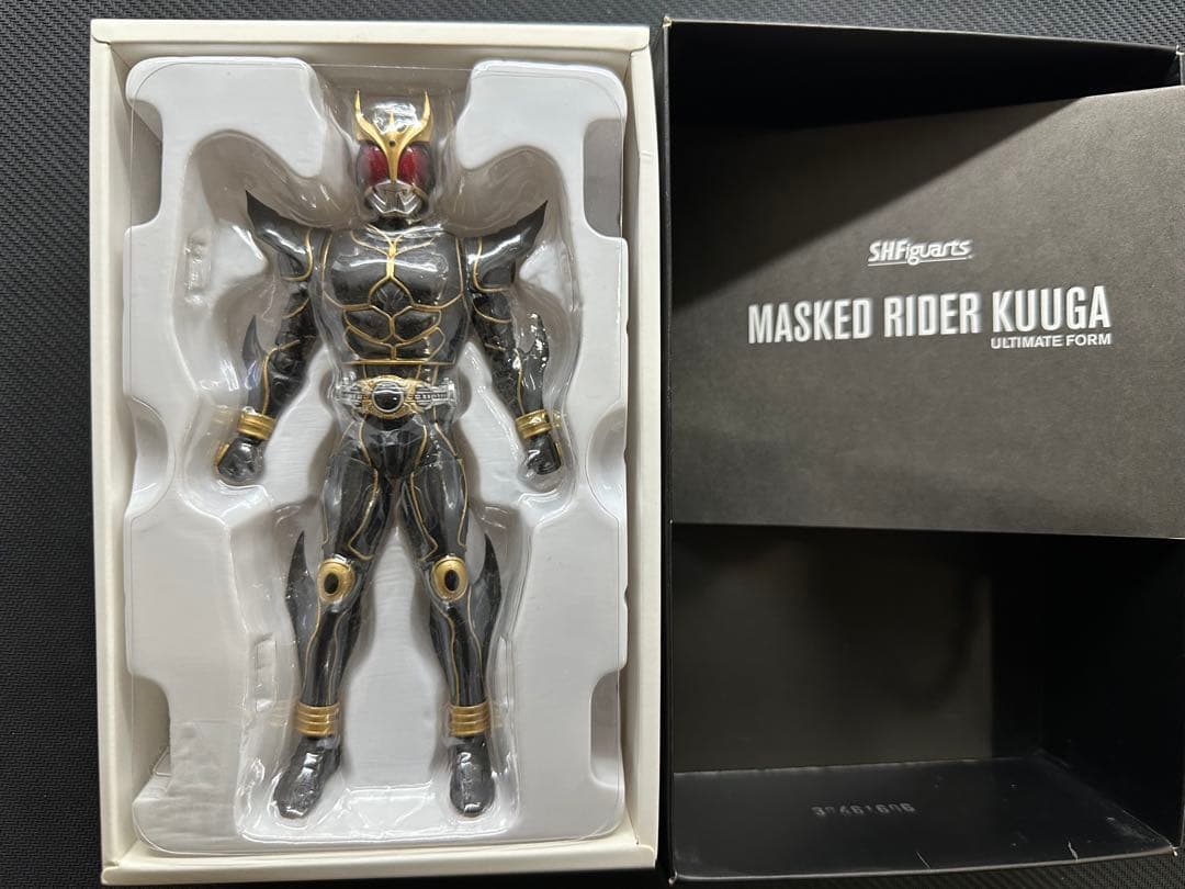 真骨彫　SHFiguarts 仮面ライダークウガ アルティメットフォーム