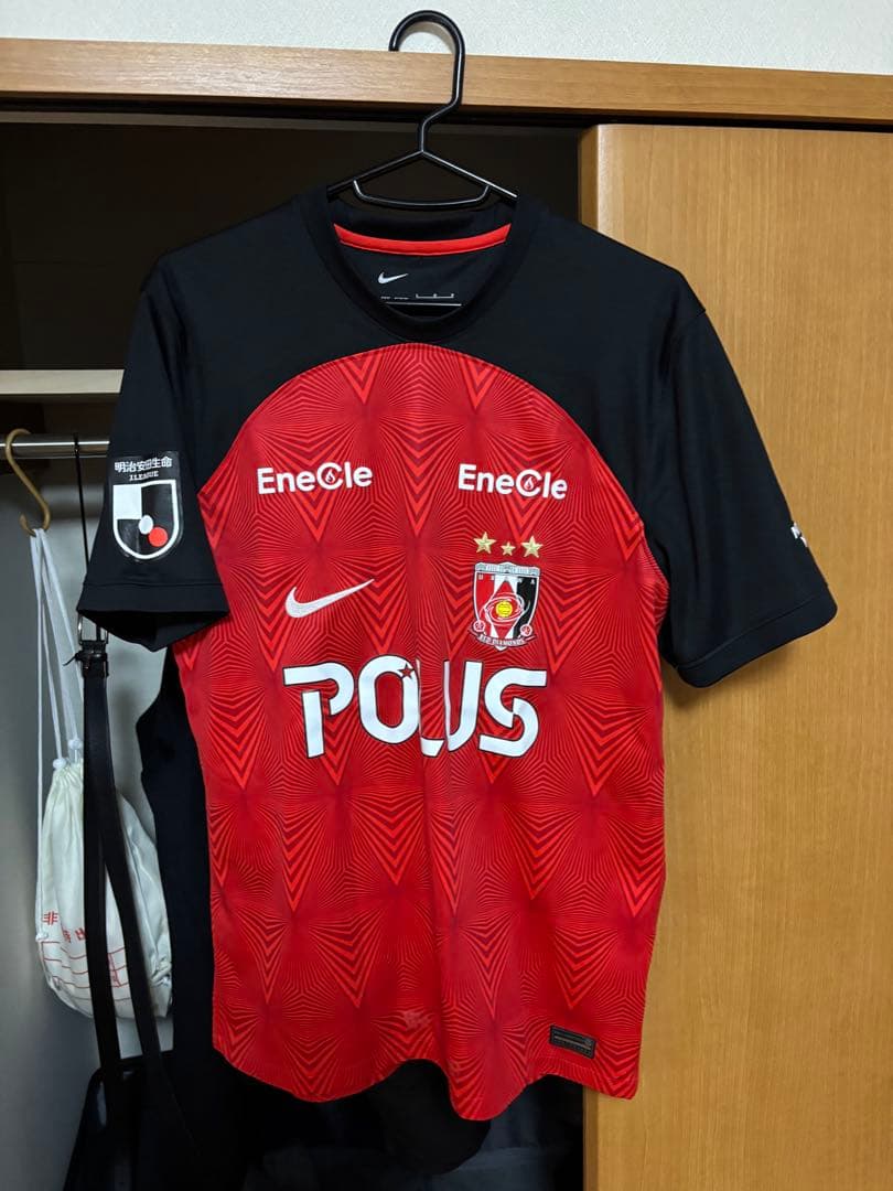 浦和レッズ Nike サッカーシャツ レッド ブラック