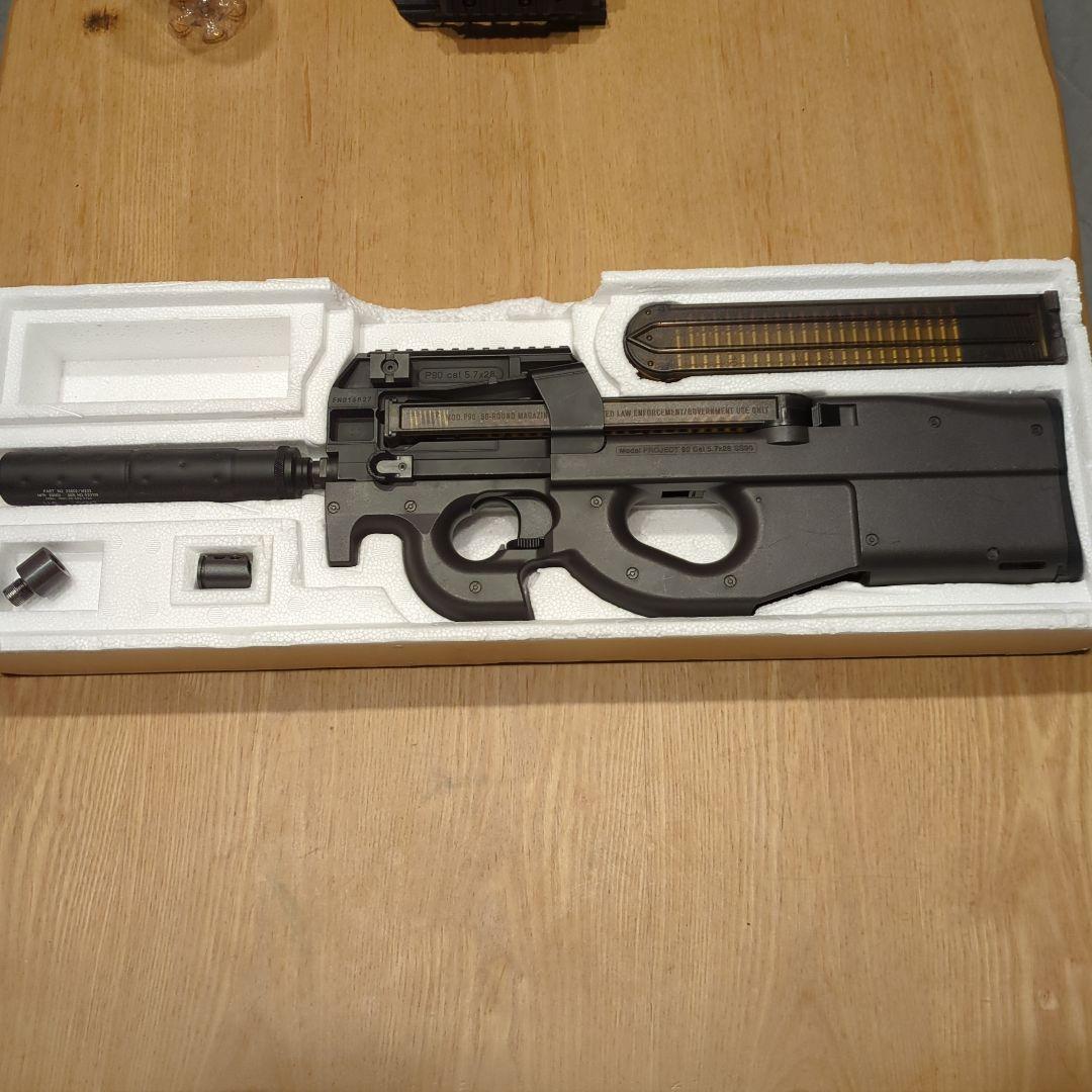 マルイ　P90TR 電動ガン　エアガン ブラック サプレッサー　サイレンサー付き