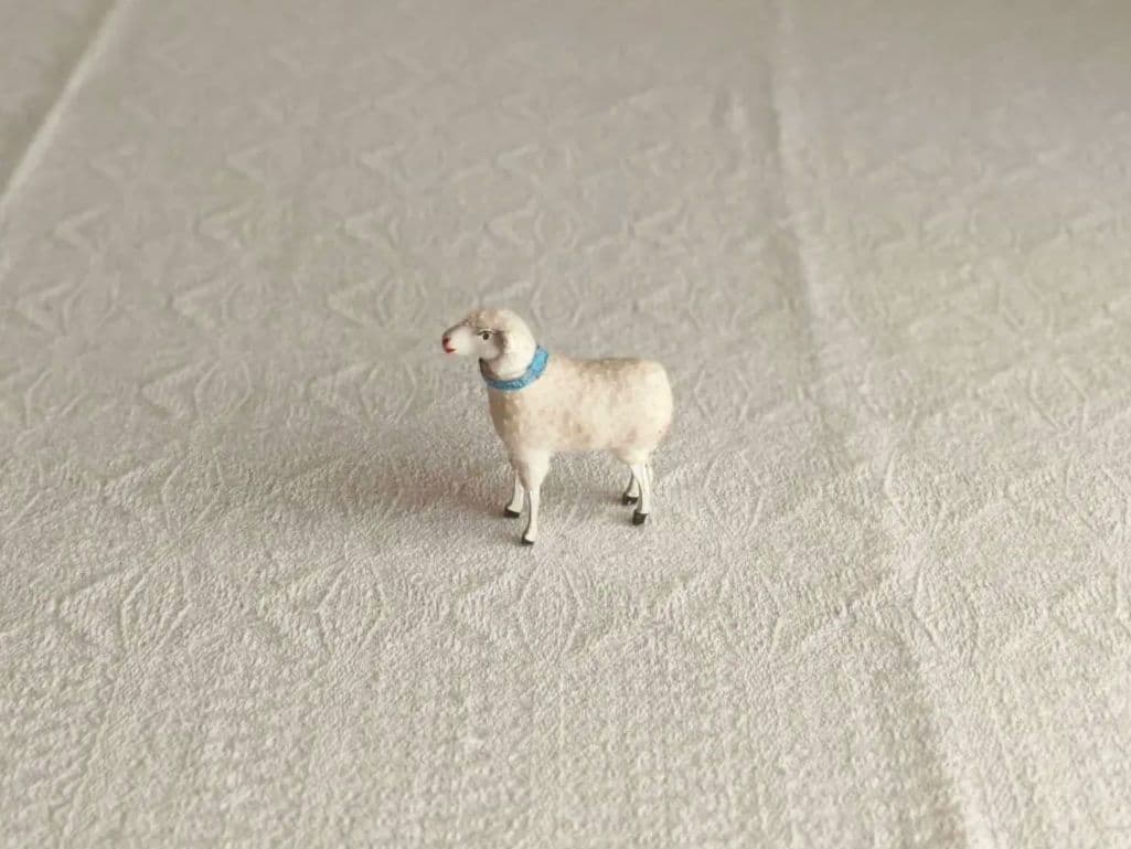 * antique sheep ✵ * 水色リボンのステキな羊さん