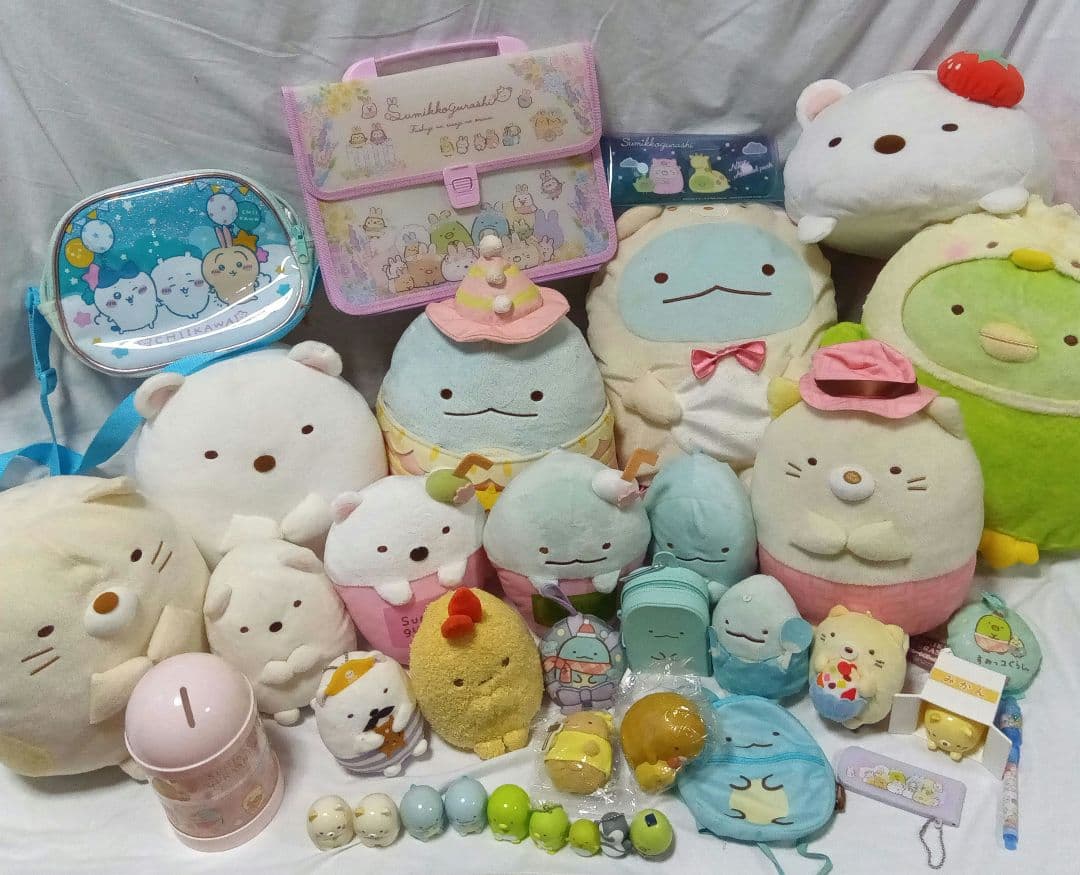 すみっコぐらし　ぬいぐるみ　キーホルダー　バック　貯金箱　etc.　３６点