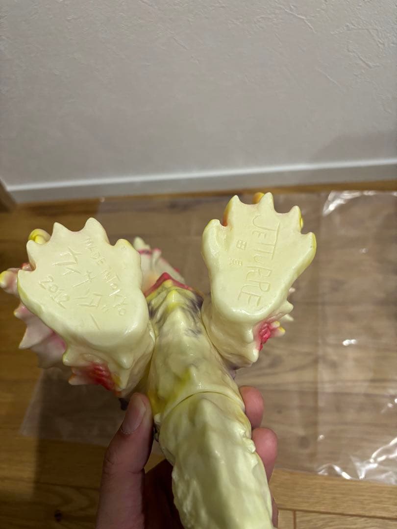 JETTURRE カイサンダー 蓄光成形 希少色 美品 約28㌢ ソフビ