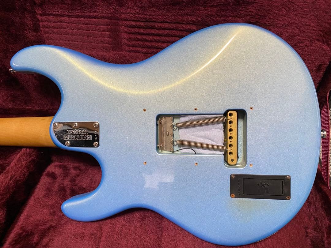 MUSIC MAN Silhouette Special HSH ブルー
