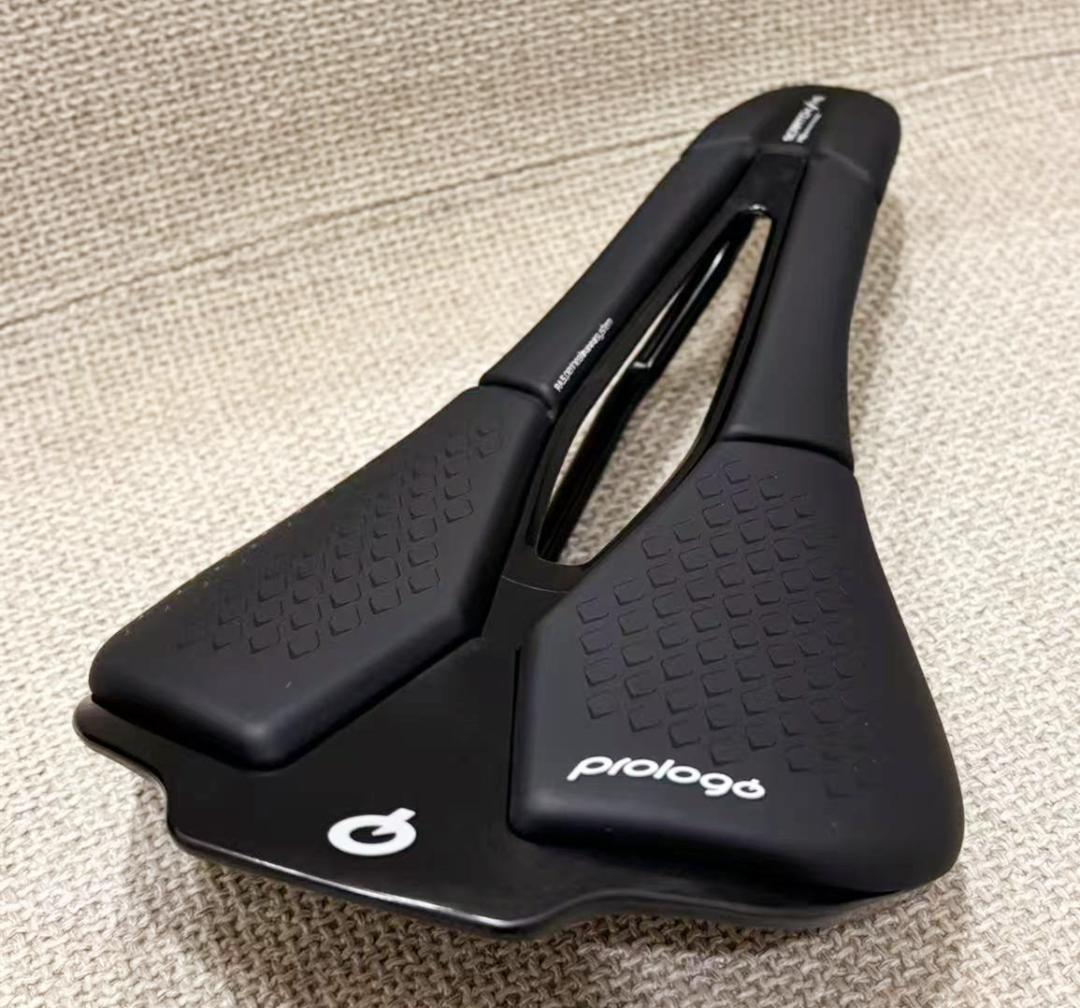 ロードバイク用サドル　Prologo SCRATCH M5 PAS