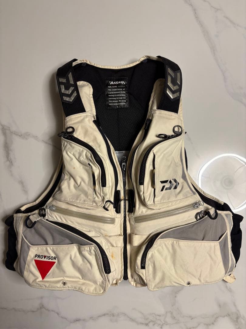 ダイワ　プロバイザー　ライフジャケットDF1401 Ｌサイズ中古