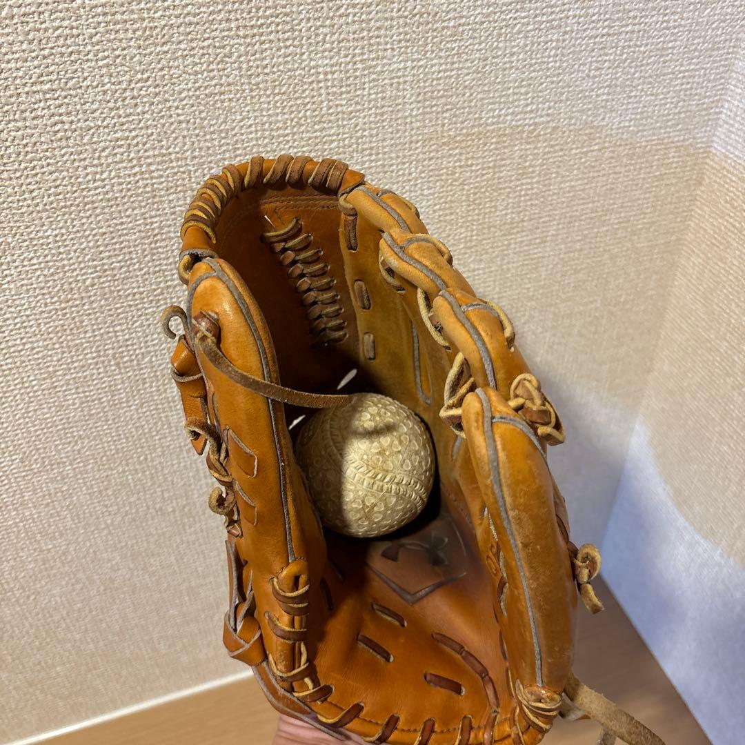 アンダーアーマー　投手用　硬式グローブ