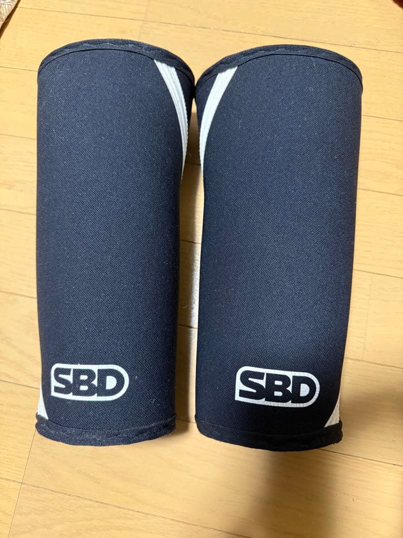 SBD ブラック ニースリーブ