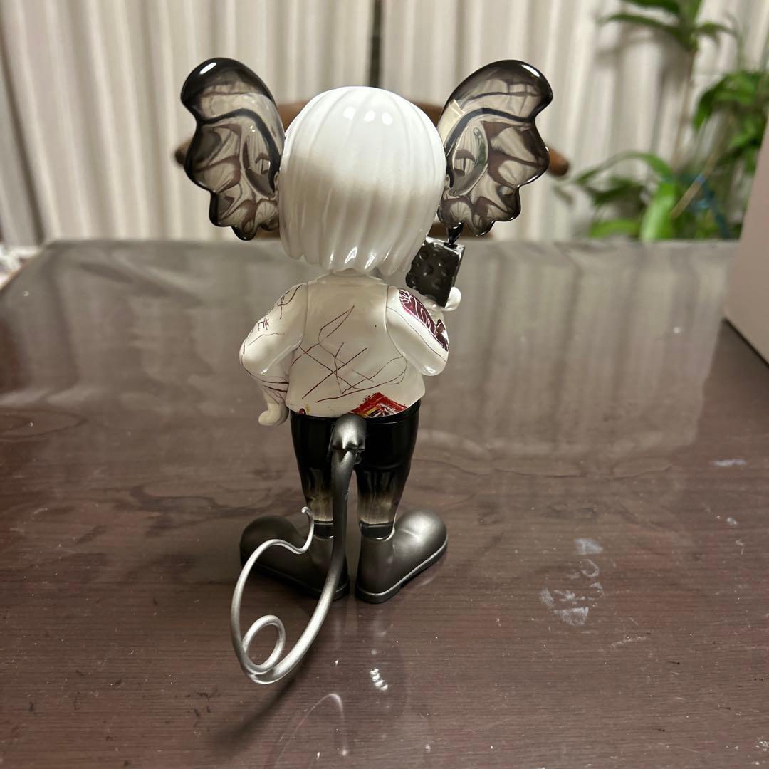 マースパー、バスキアの作品　popmart