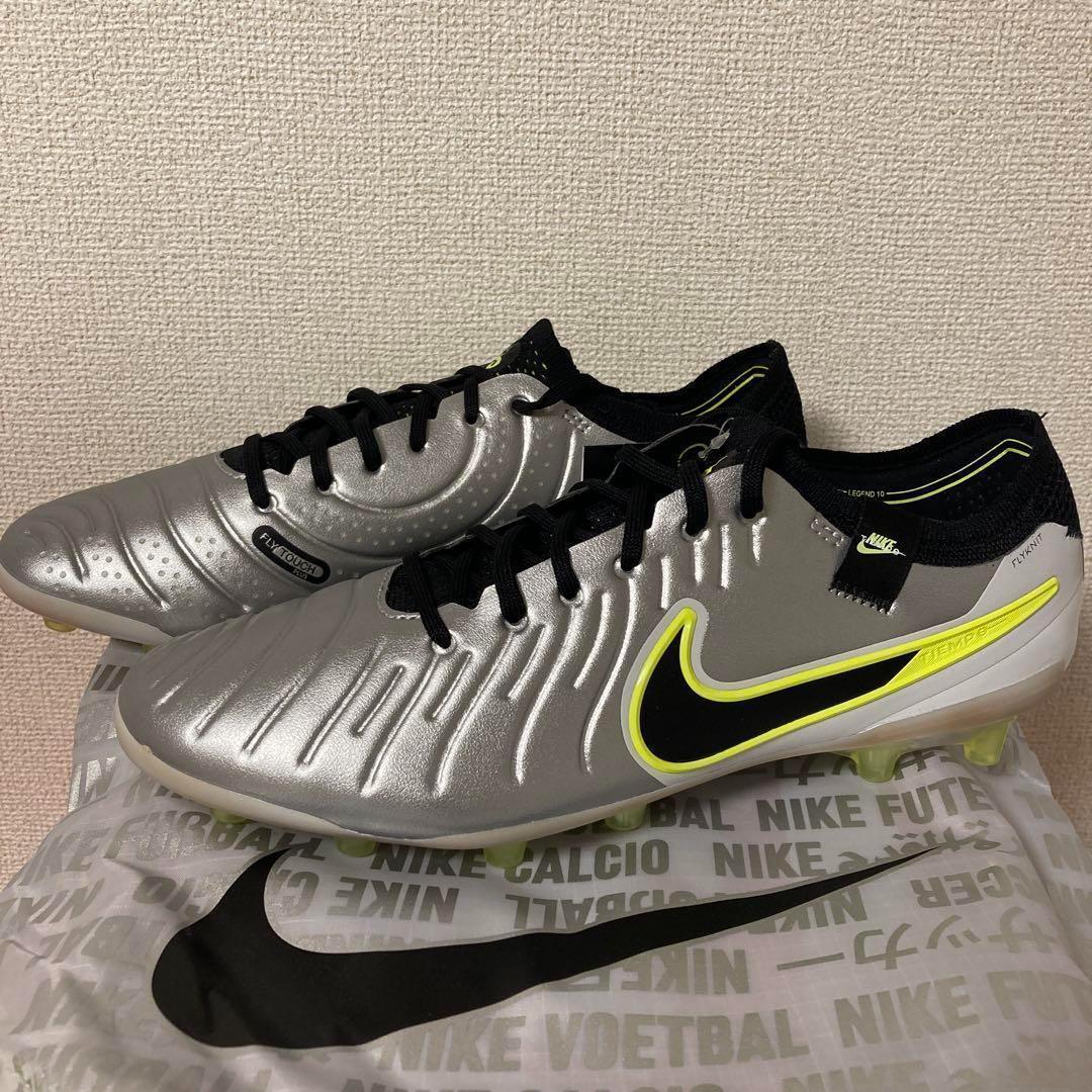 DV4330-001(T) レジェンド10エリート AG-PRO 27.5㎝ 銀