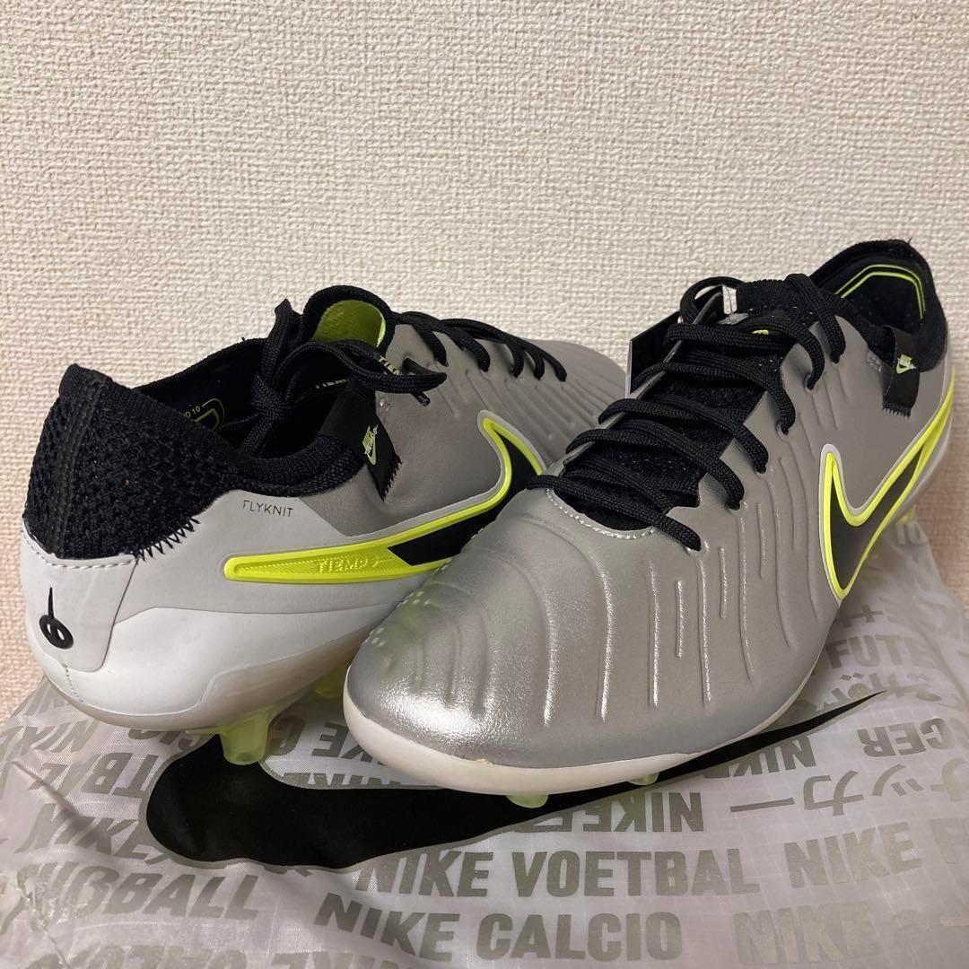 DV4330-001(T) レジェンド10エリート AG-PRO 27.5㎝ 銀