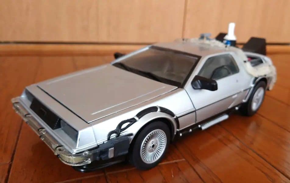 ミニカー LOGAN