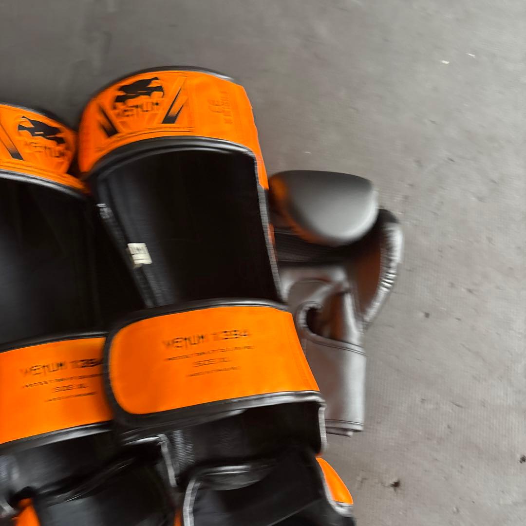 VENUM レガース　ボクシンググローブ 黒　セット