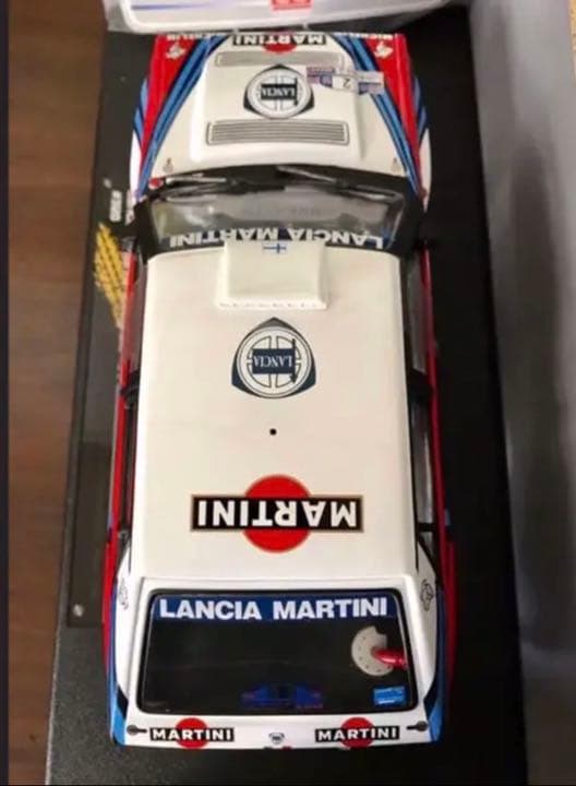 価格変更1/18 サンスター ランチアHFインテグラーレ16V1991WRC優勝