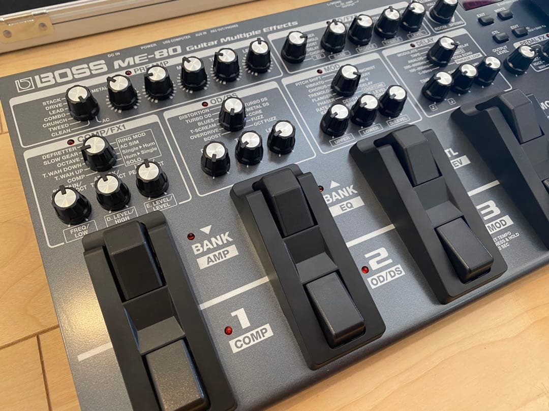 BOSS ME-80 Guitar Multiple Effectsアダプター付