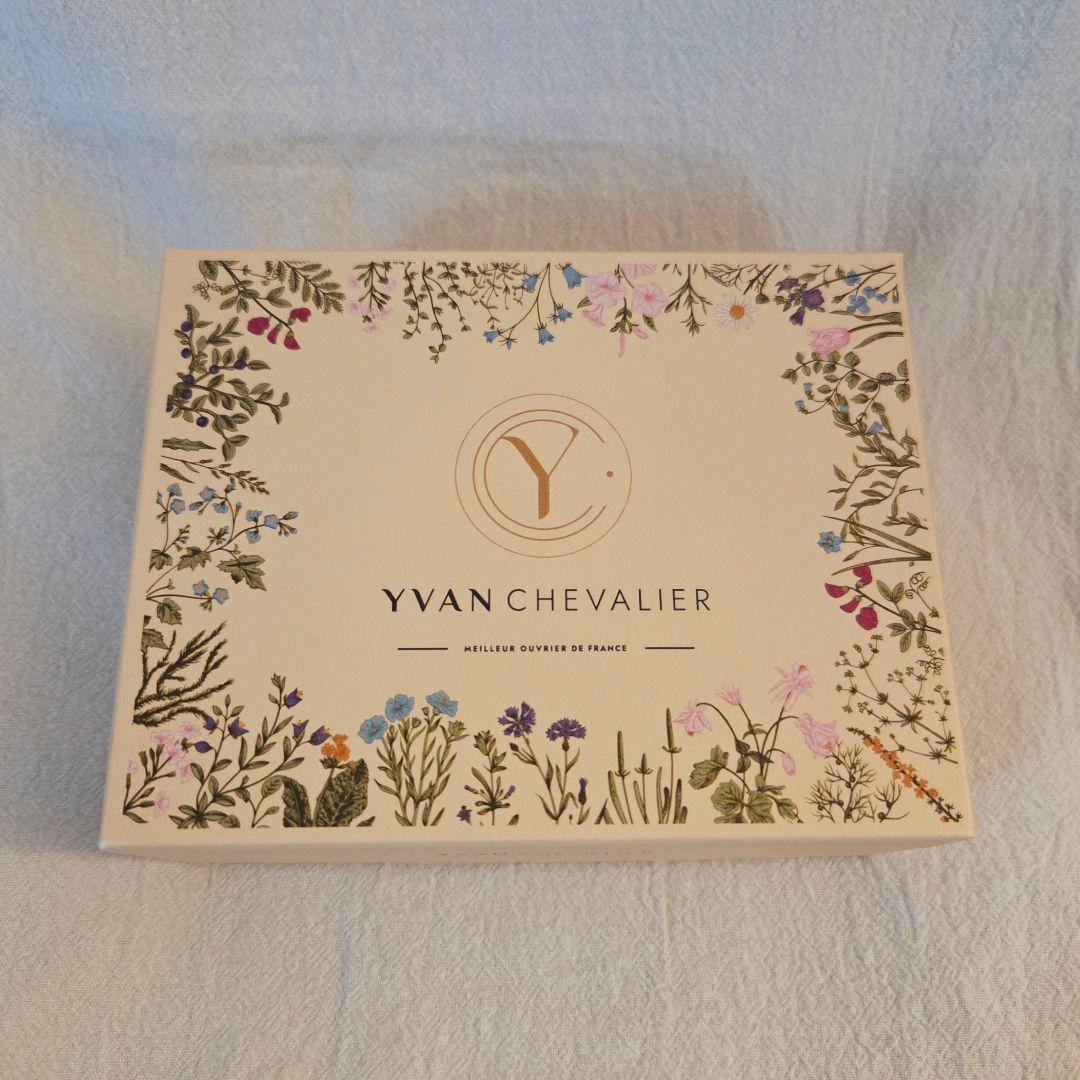 YVAN CHEVALIER　ビスキュイジャンドゥーヤ