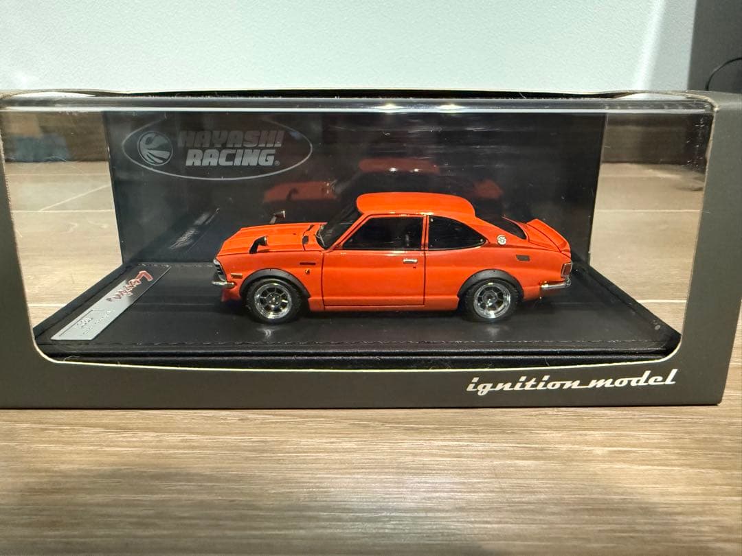 トヨタ　カローラレビン TE27 オレンジ　ハヤシレーシング