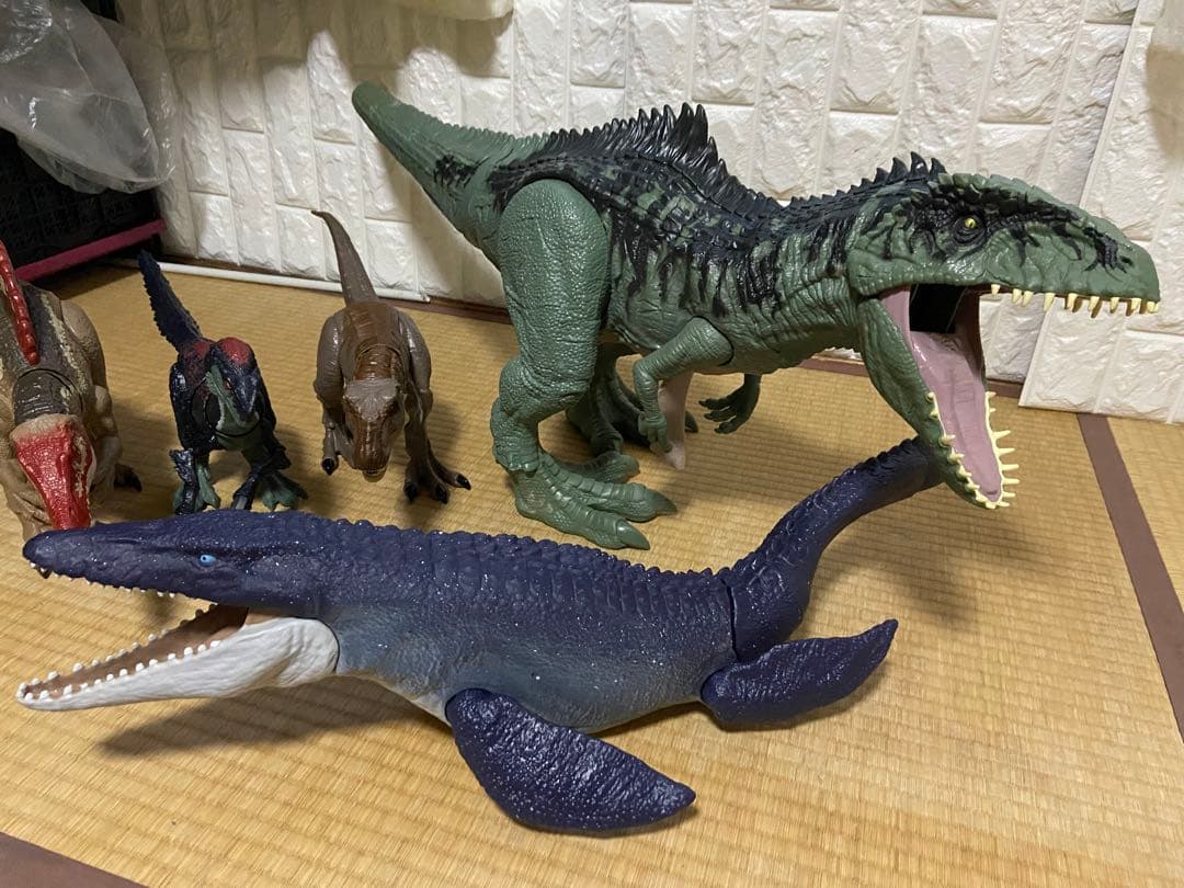 マテル　恐竜　スーパービッグ