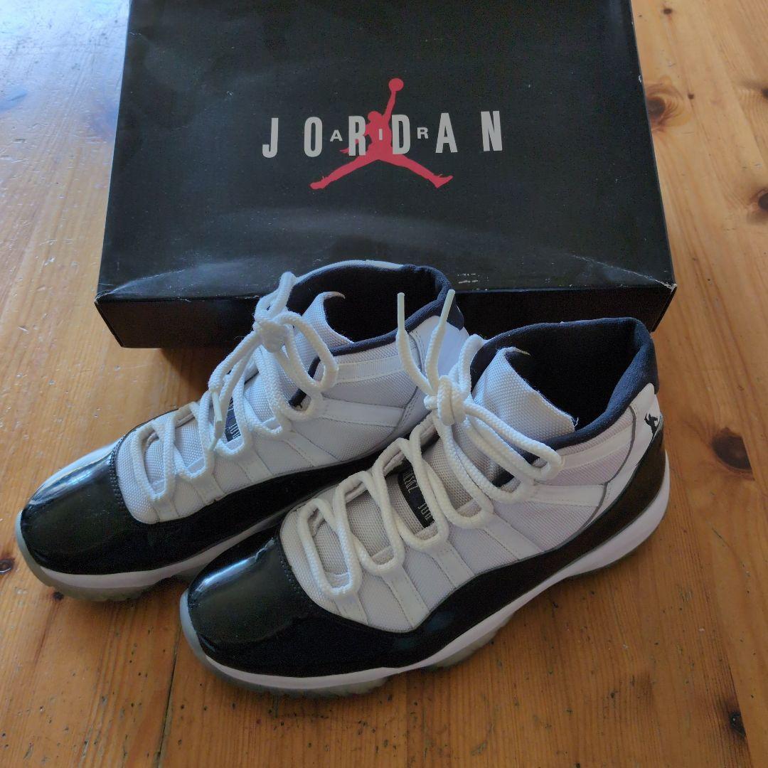 Jordan Air Jordan 11Retro ホワイト/ブラック
