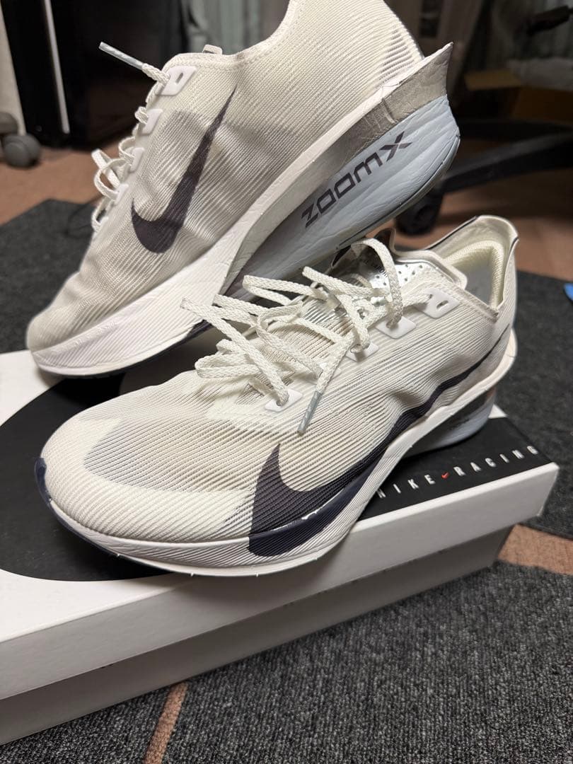 NIKE ヴェイパーフライ4 26.5