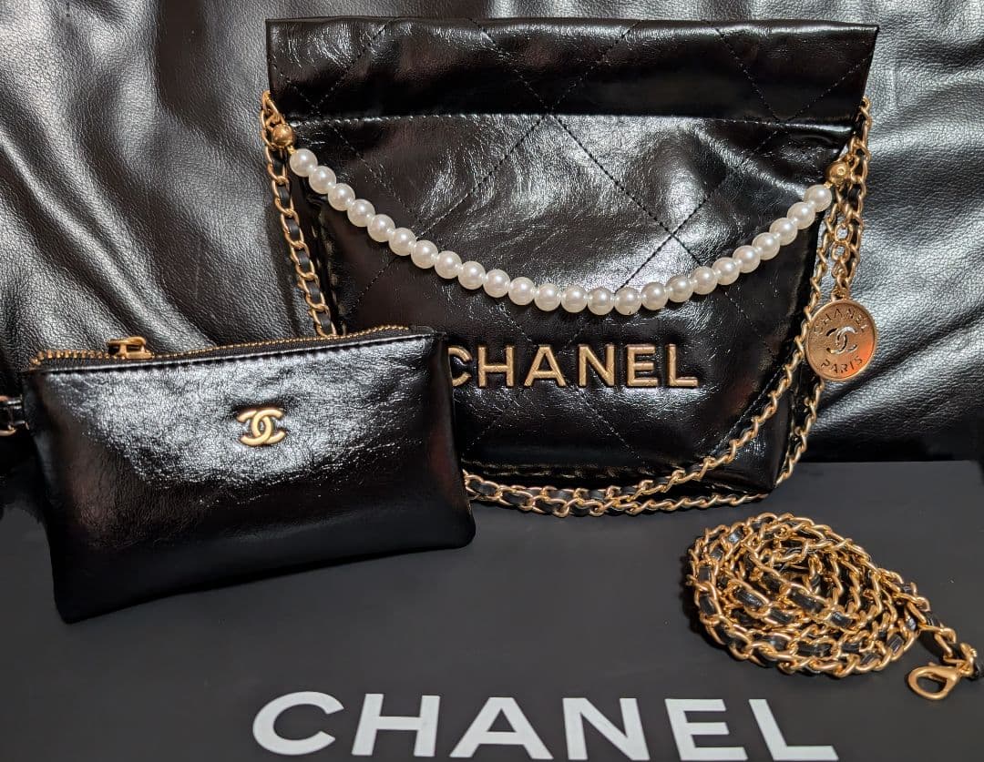 CHANELノベルティキルティング チェーンショルダー2wayバッグエナメル加工