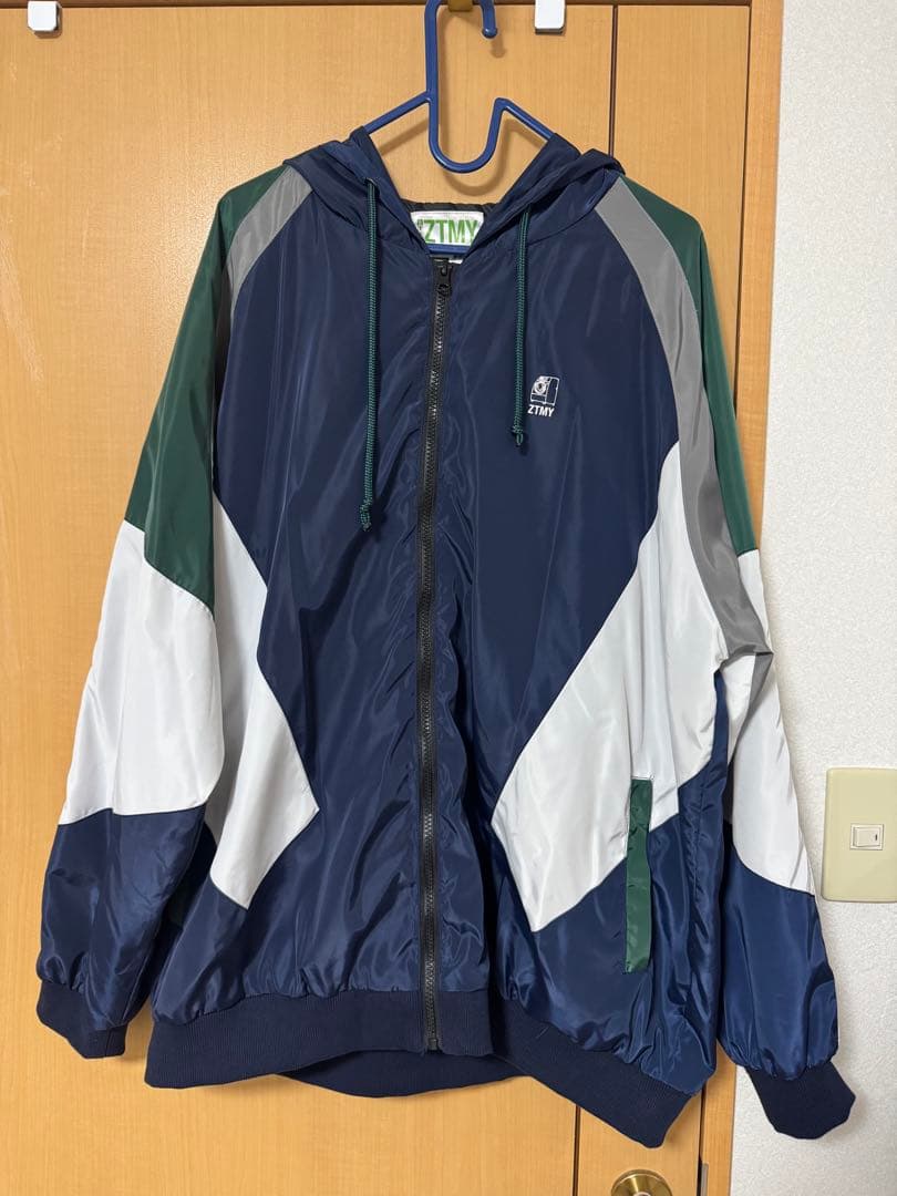 ずとまよ　温れ落ち度　フード付きジャケット（洗濯機付）　XLサイズ