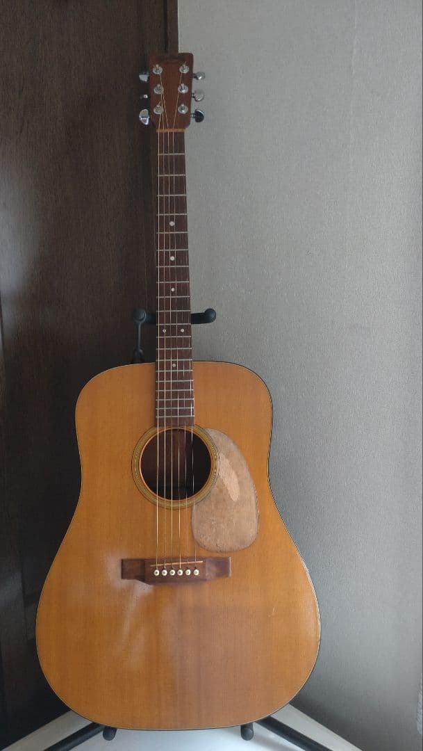 Martin D18ギター ハードケース付き