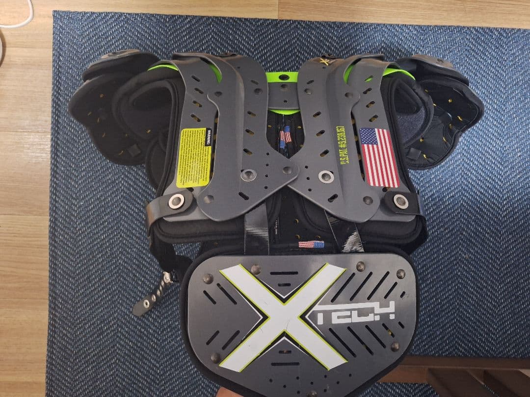 XTECH アメリカンフットボール ショルダーパッド L