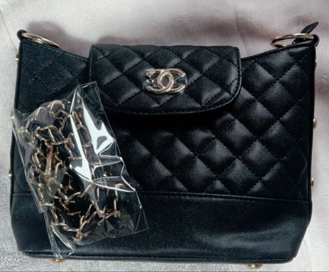 CHANEL ブラック キルティングバッグ