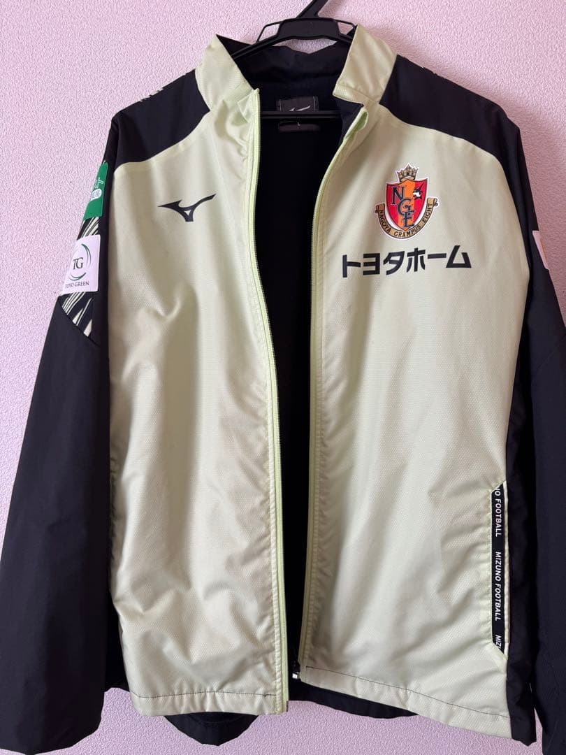 名古屋グランパス　ウォーマー　ウィンドブレーカー