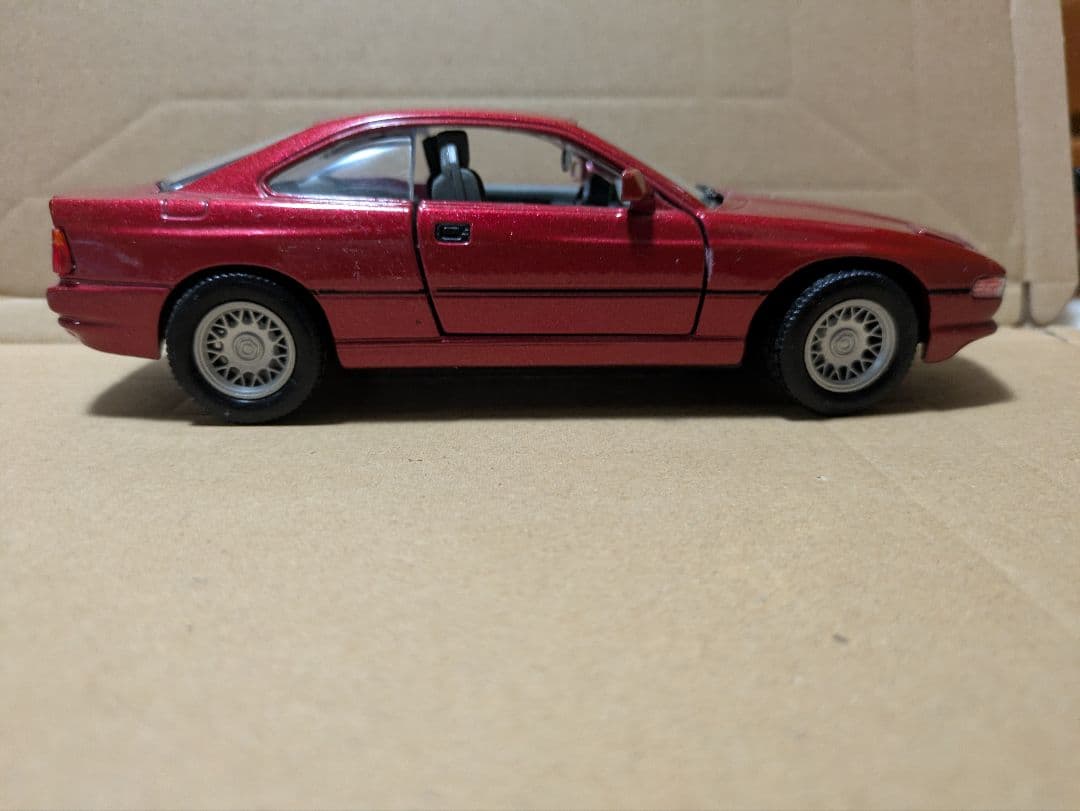  850i　1/24　ミニカー