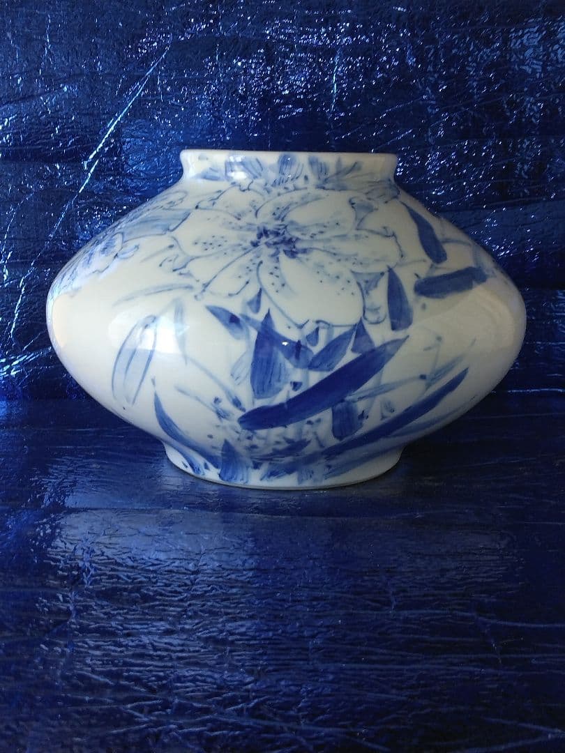 染付花鳥扁壺