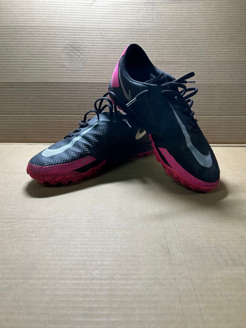 ナイキ　リアクトファントムＧＴ　ＰＲＯ　ＴＦ　２７センチ　フットサル　サッカー