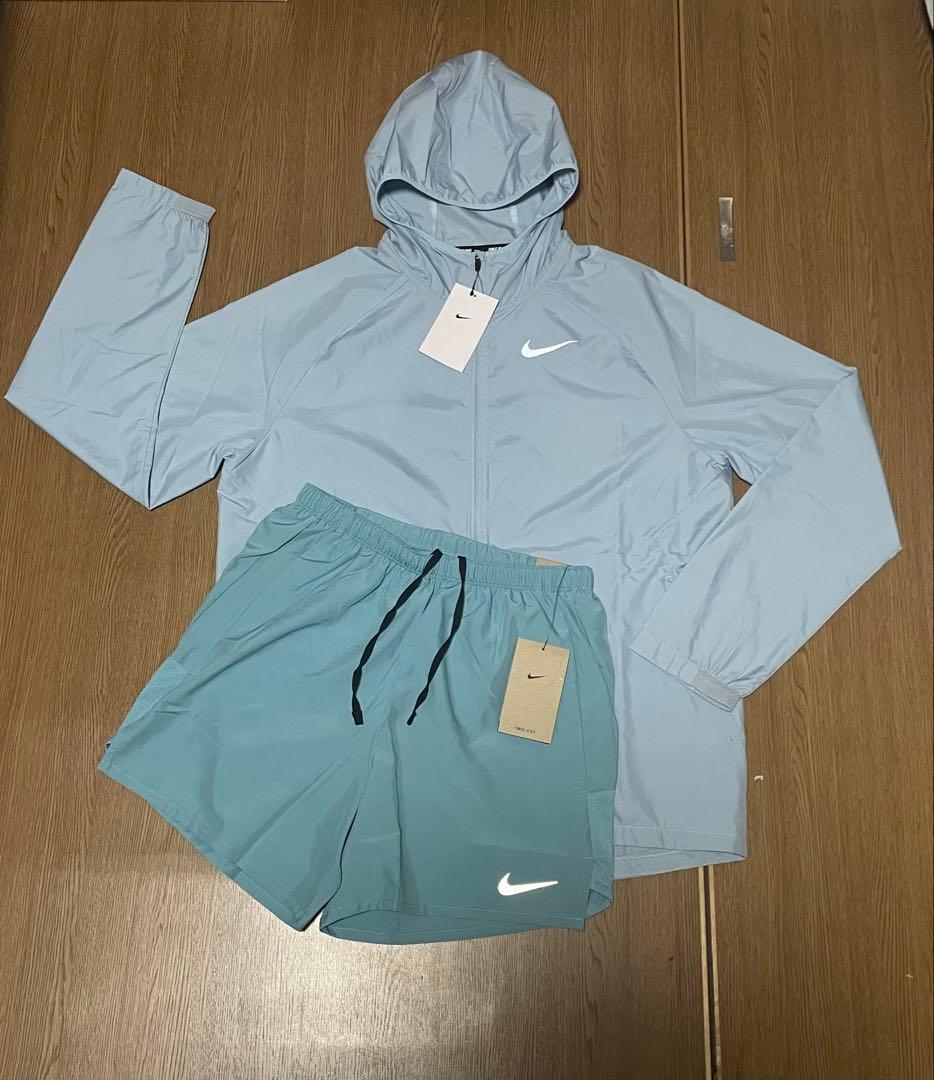 Nike ウィンドブレーカーとショートパンツセット