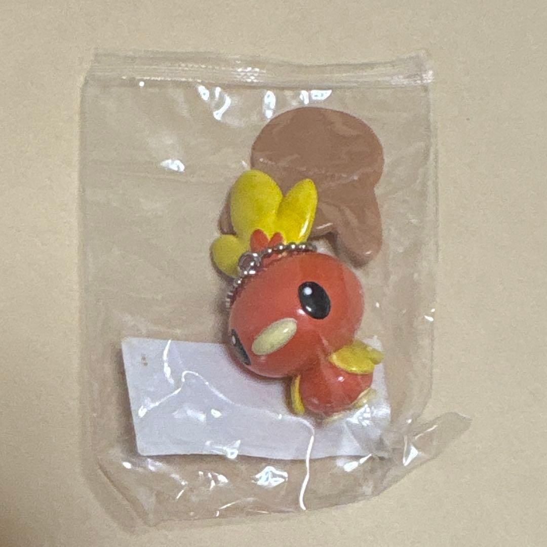 ポケモン　アチャモ　キーホルダー　ピカチュウ　2004年製　当時物