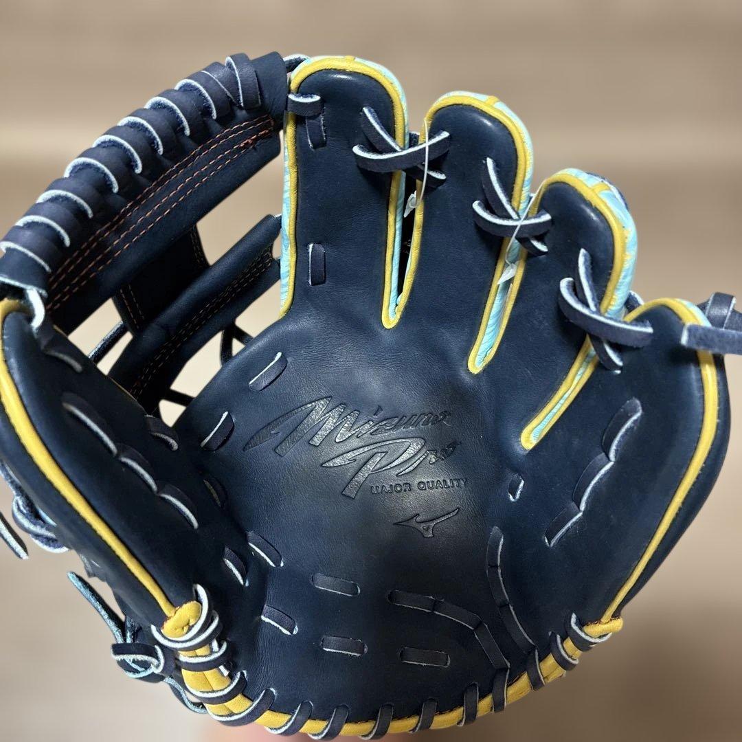 ミズノプロ「ミズノ輝動シリーズ」軟式グローブ　内野手用グラブ