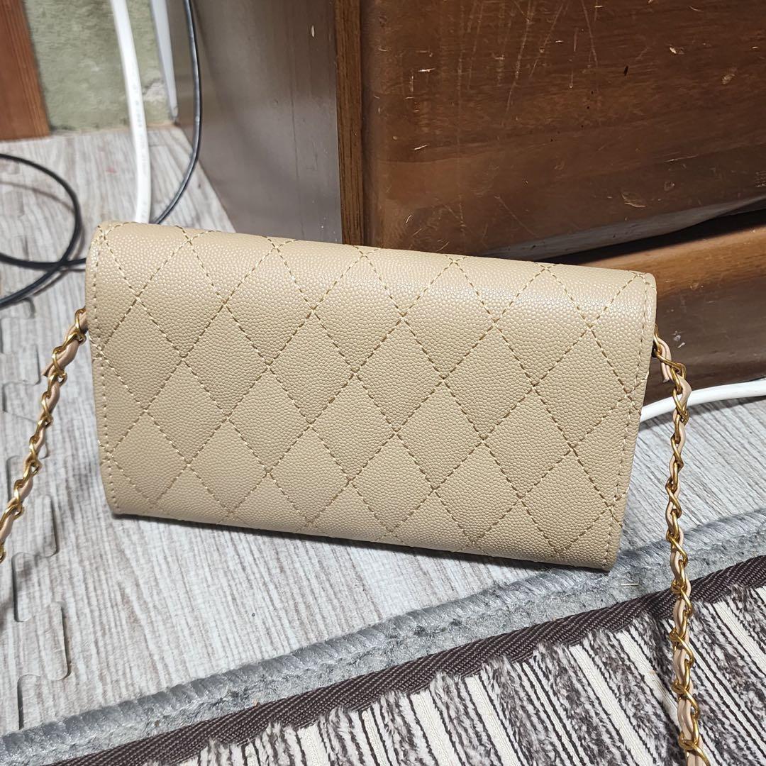 CHANEL　チェーンウォレット　キルティング　ノベルティ