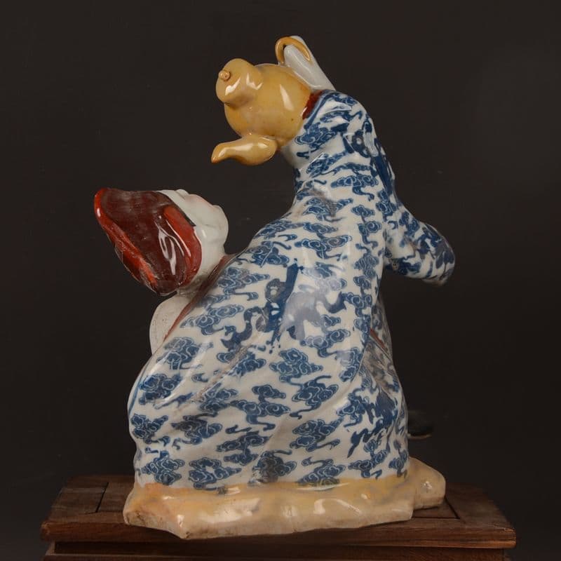 景徳鎮 陶磁器 活仏済公の彫刻  置物   工芸品 美術品