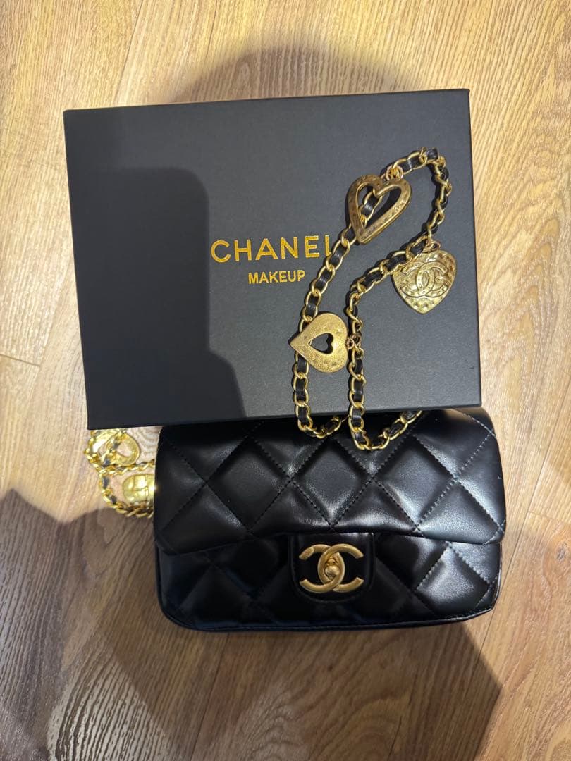 CHANEL ブラック キルティングチェーンバッグ　ノベルティ