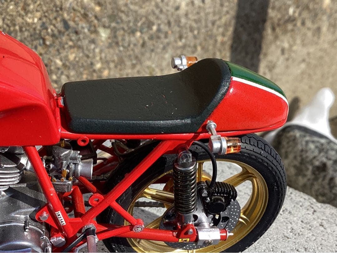 バイクプラモデル　族車　タミヤ1/12 ドゥカティマイクヘイルウッド　完成品