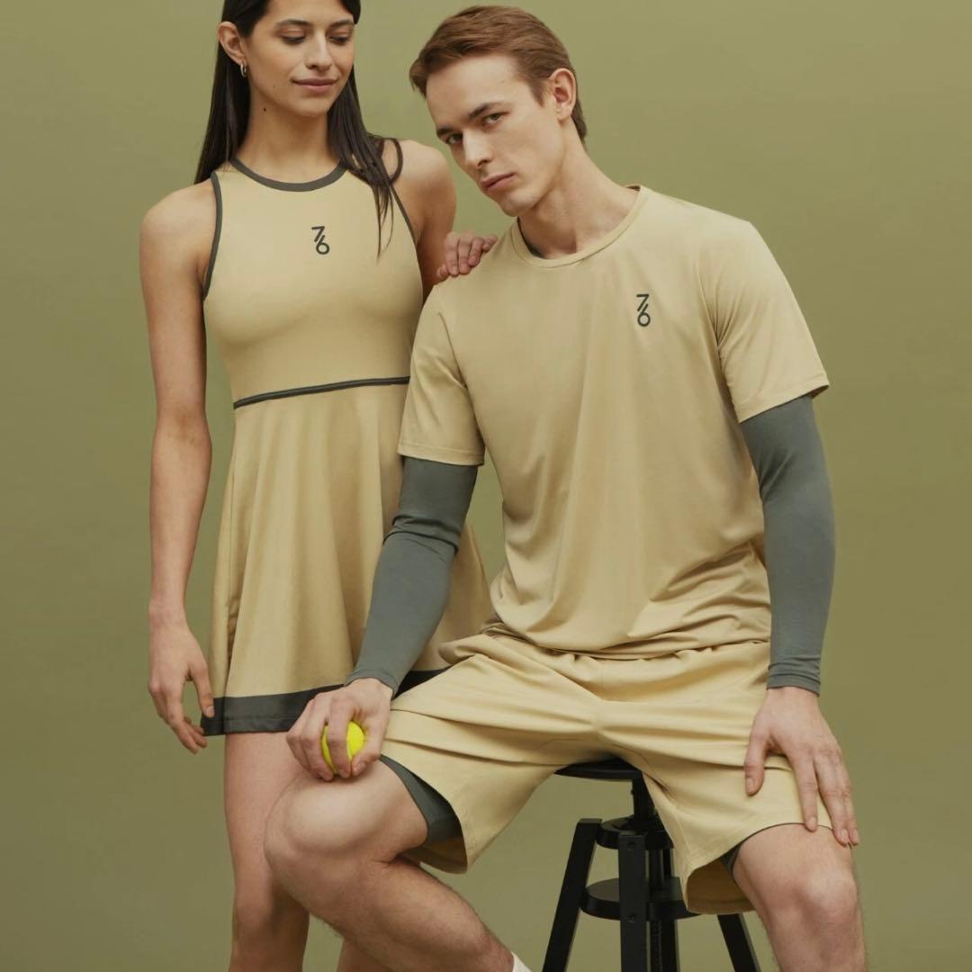 日本初上陸　76 セブンシックス　テニスウェア　上下　サイズL（XL）