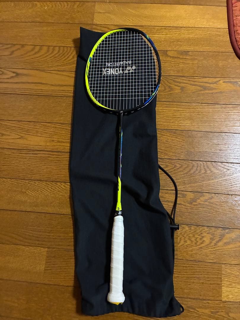 ASTROX 77 バドミントンラケット ケース付き