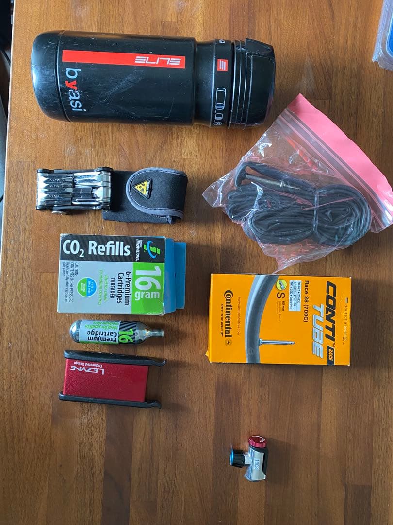 パンク修理用品セット（Elite ボトル/チューブ/CO2/充填/簡易工具）
