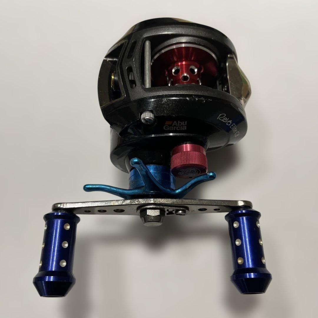 Abu Garcia ベイトリール 黒/青/赤　レボエリートCB REVO