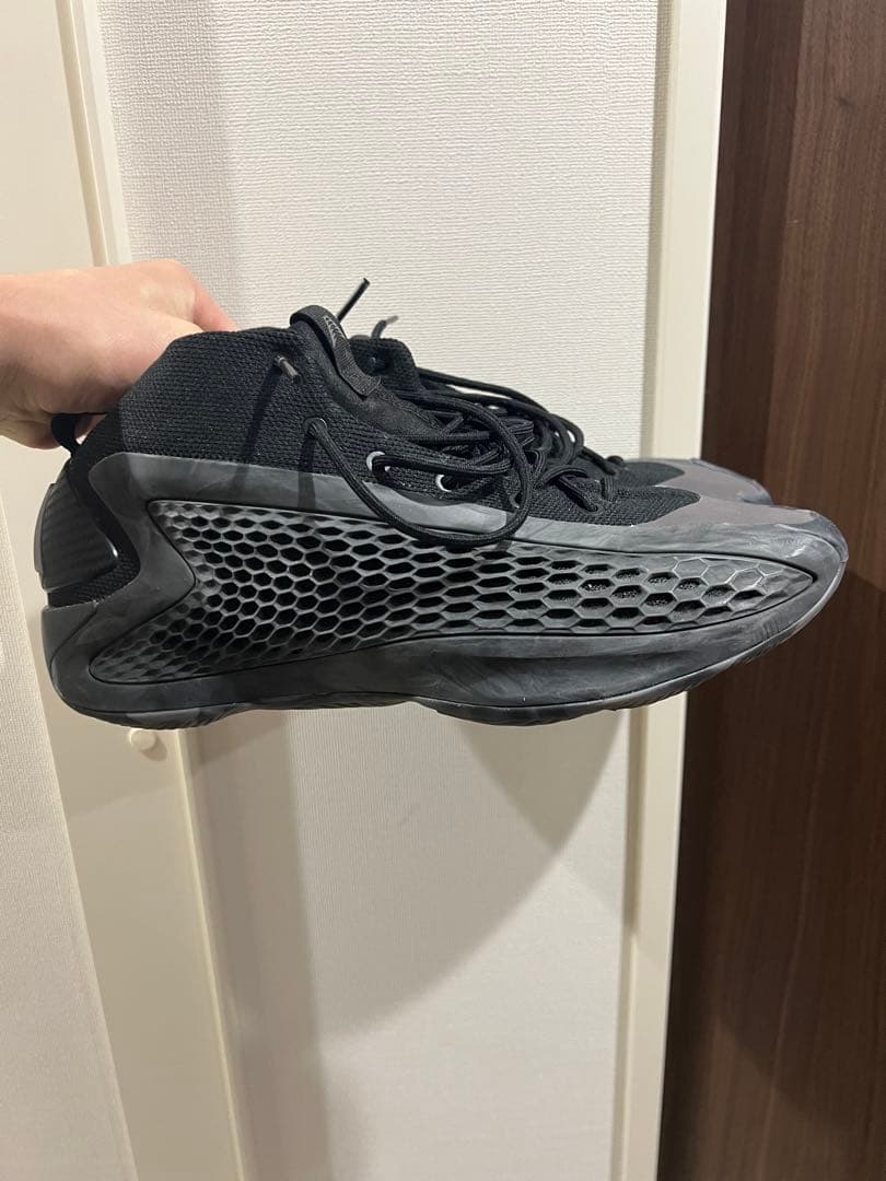 adidas AE1 27.5 2回体育館で使用しました。