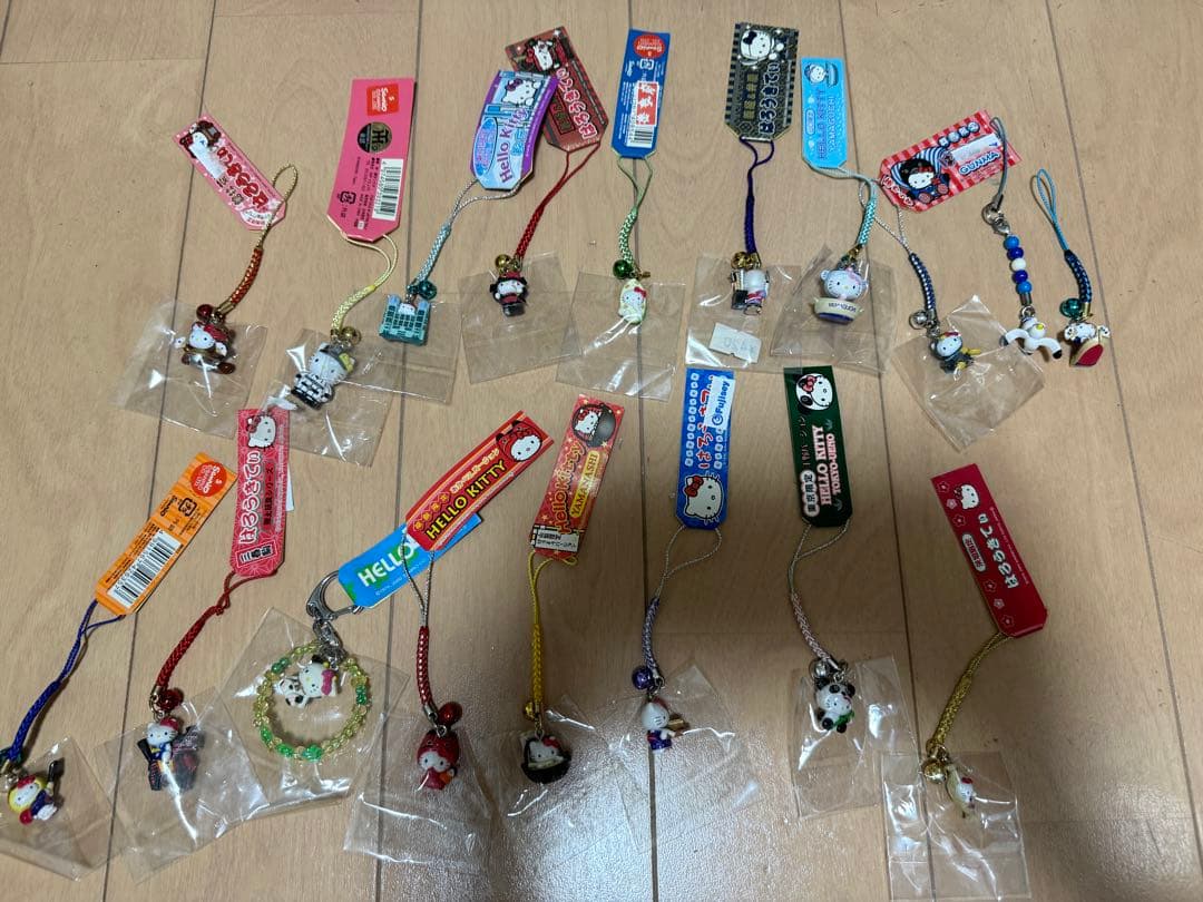 ハローキティ 地域限定　根付け　ストラップ　キーホルダー　ご当地