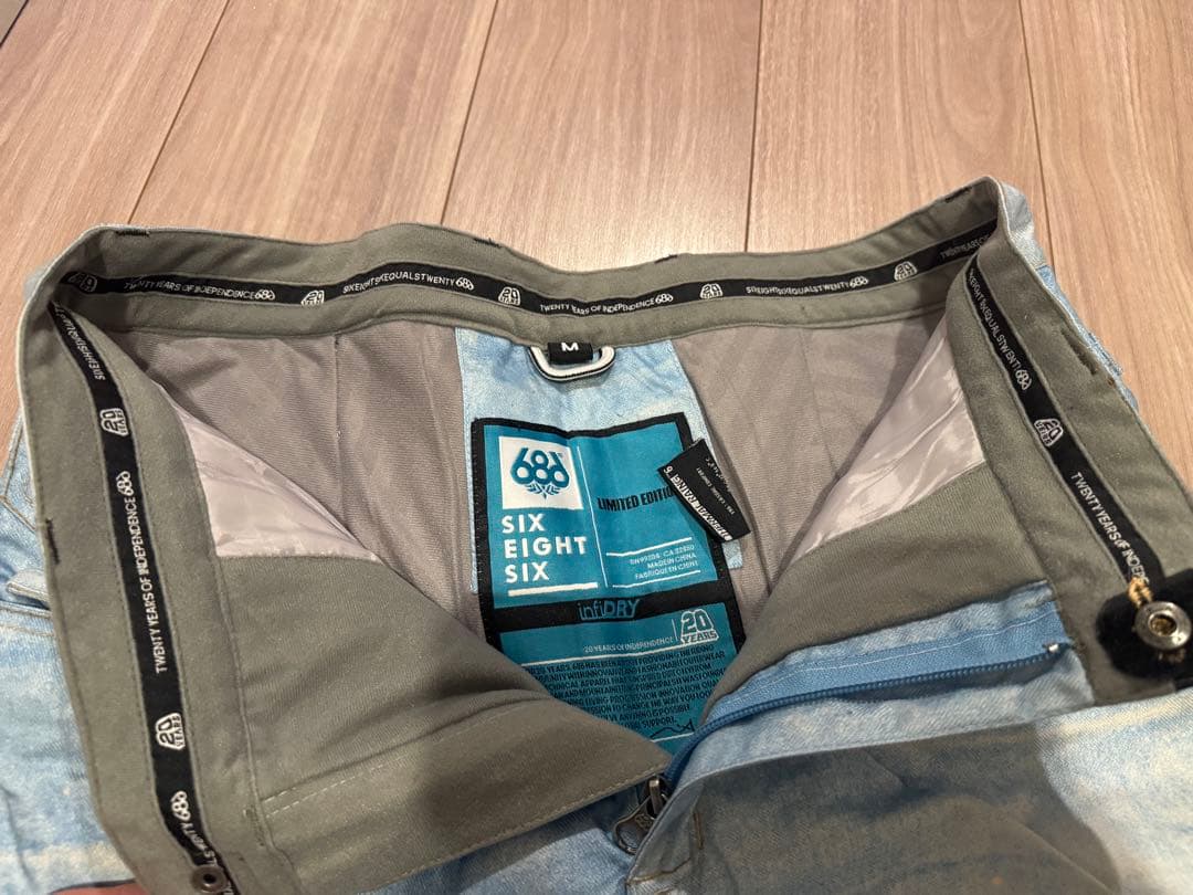 686/シックスエイトシックス　スノーボード