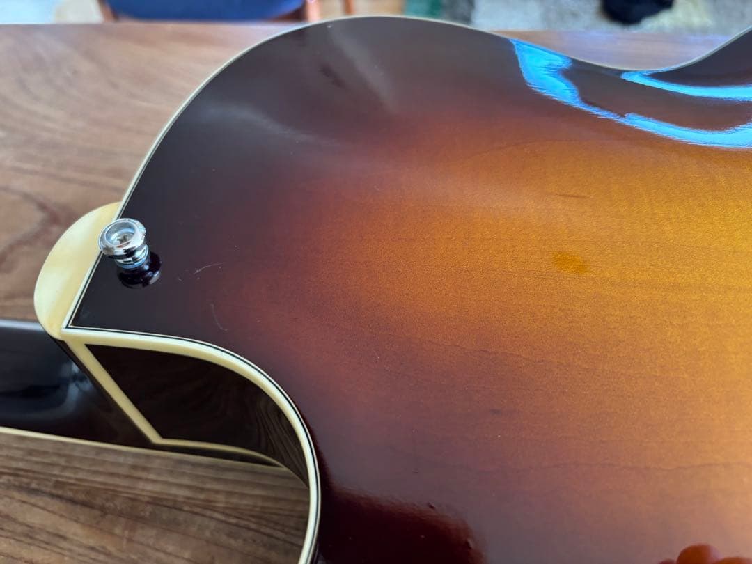 Eastman AR-175CE Sunburst ハードケース付属