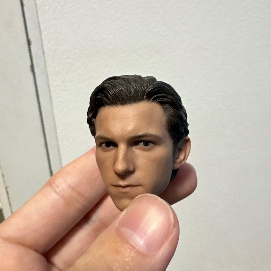 hot toys スパイダーマン フィギュア 可動式 付属品付き