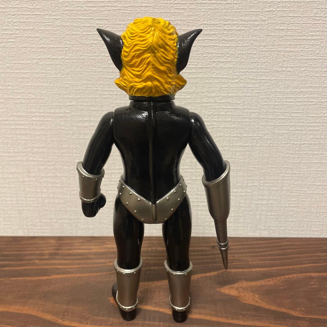 ブルマァク　マグマ星人　ソフビ